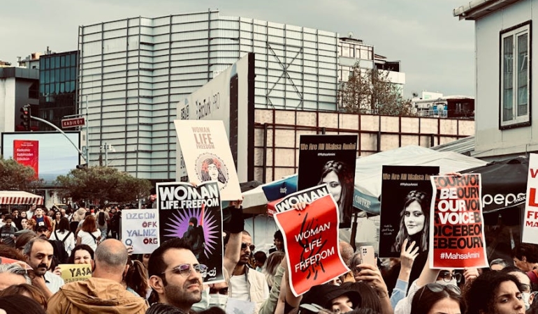 Hak-Aramanin-Turkiye8217deki-Maliyeti-ve-Zorluklari-featured